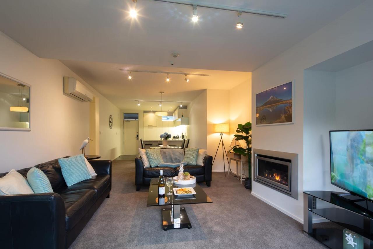 Bowen18 Lake Views Gas Fire Bbq Queenstown Exterior photo