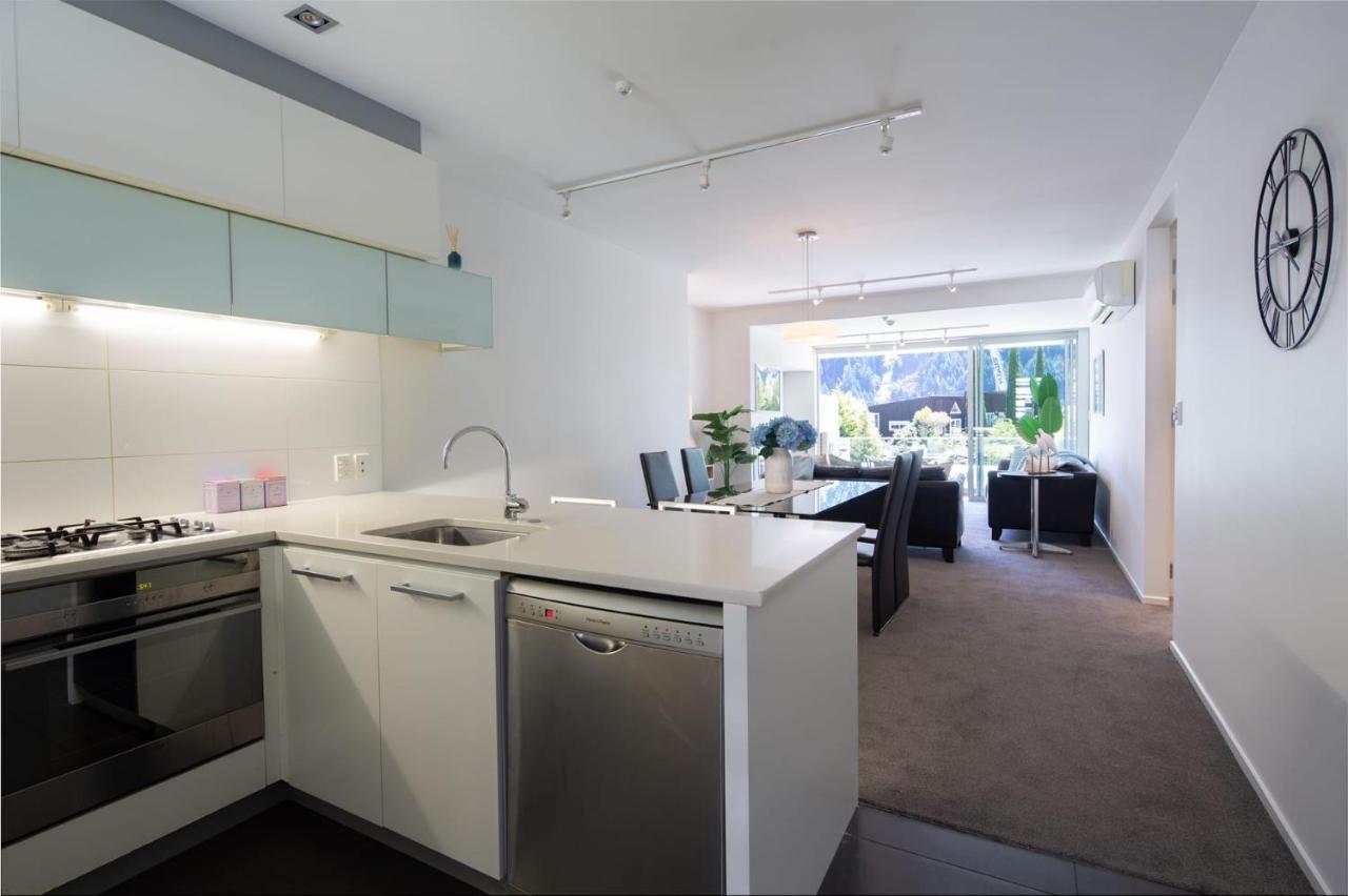 Bowen18 Lake Views Gas Fire Bbq Queenstown Exterior photo